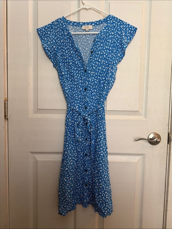 LOFT Dresses & Skirts - LOFT Blue Floral Button-Down Midi Dress with Waist Tie